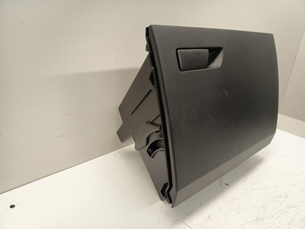 Seat Leon 5F orig Handschuhfach in Schwarz 5F1857095 Bj 2017