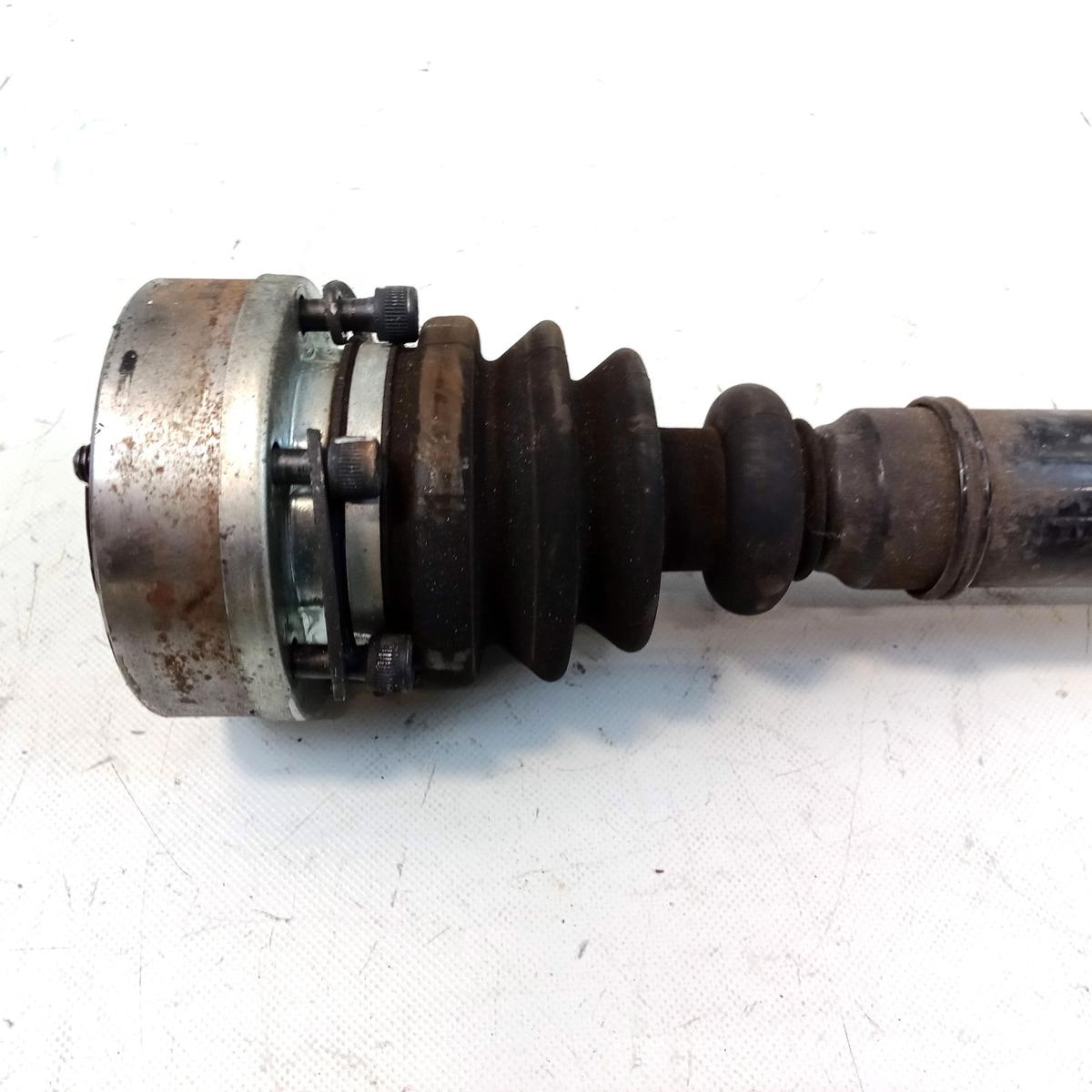 Audi A4 B5 original Antriebswelle Gelenkwelle vorn rechts 1.6 74kw Bj.1997