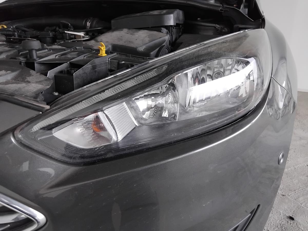 Ford Focus 3 Facelift orig Scheinwerfer links Halogen mit LWR Tagfahrlicht BJ15