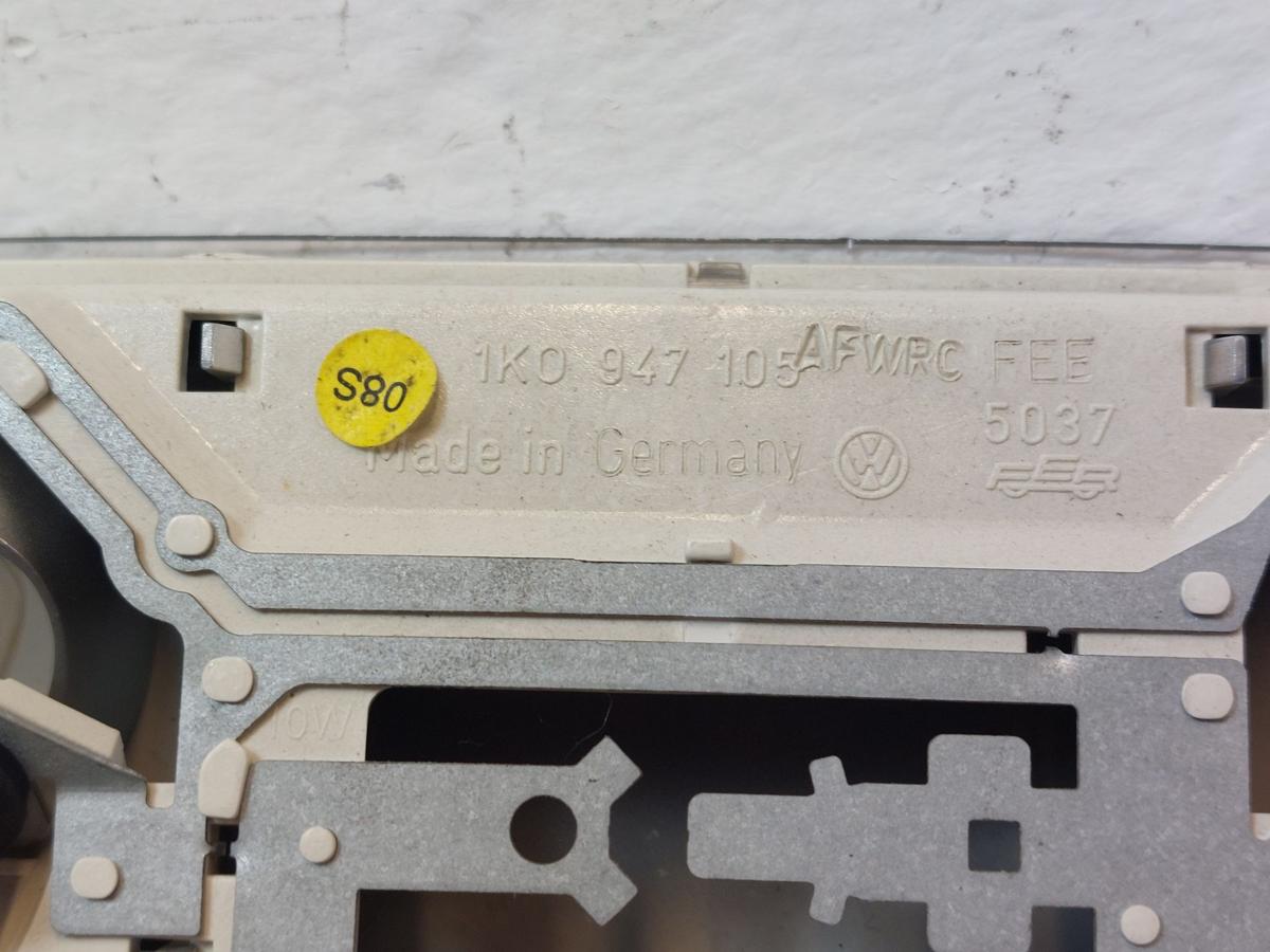 VW Passat CC Innenleuchte vorn Leselampe Innenraumleuchte Scheibedach SOS Taste