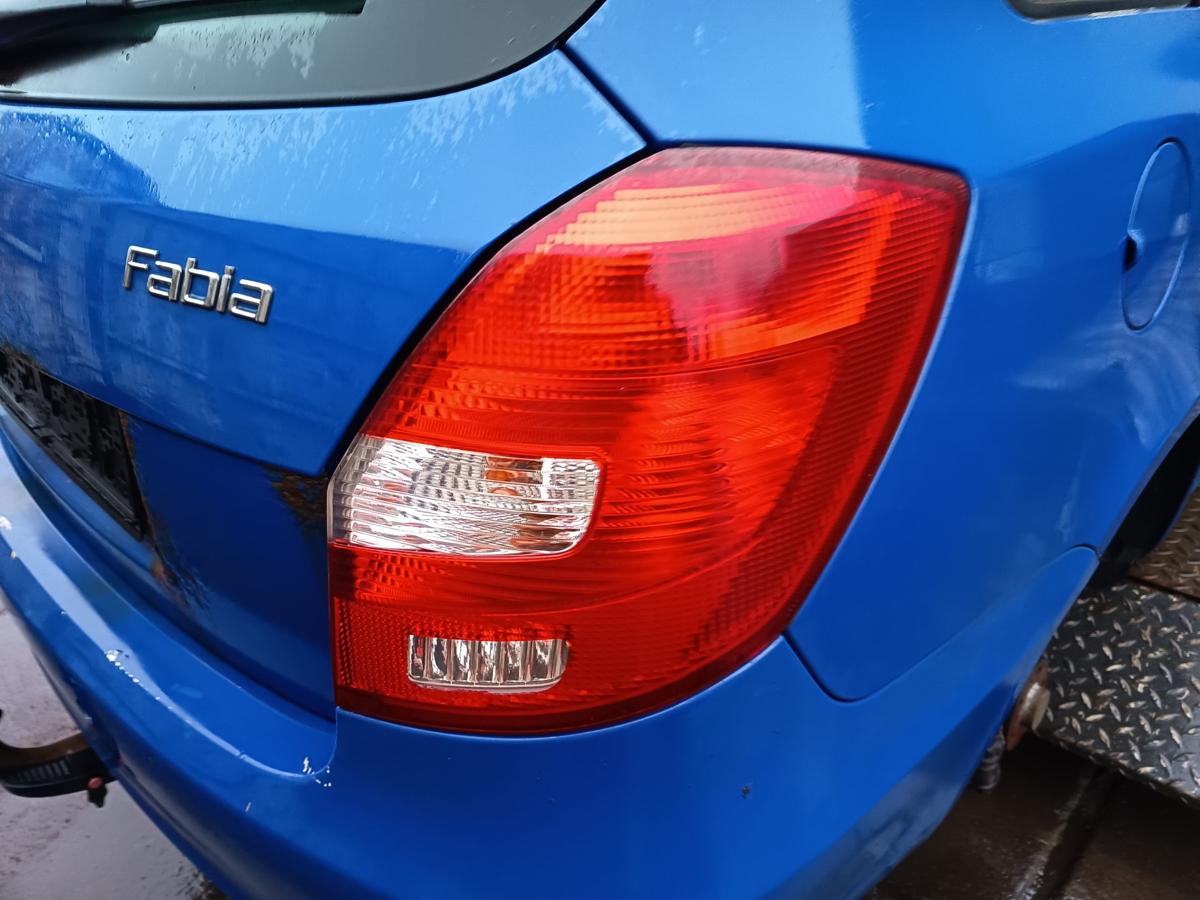 Skoda Fabia II 5J original R&uuml;ckleuchte rechts Heck/Schluss/Licht Bj 2008