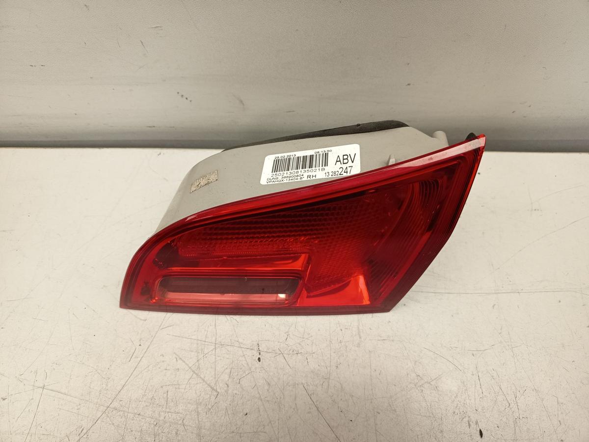 Opel Astra J Sports Tourer original R&uuml;ckleuchte rechts innen Heck Licht Bj 2013