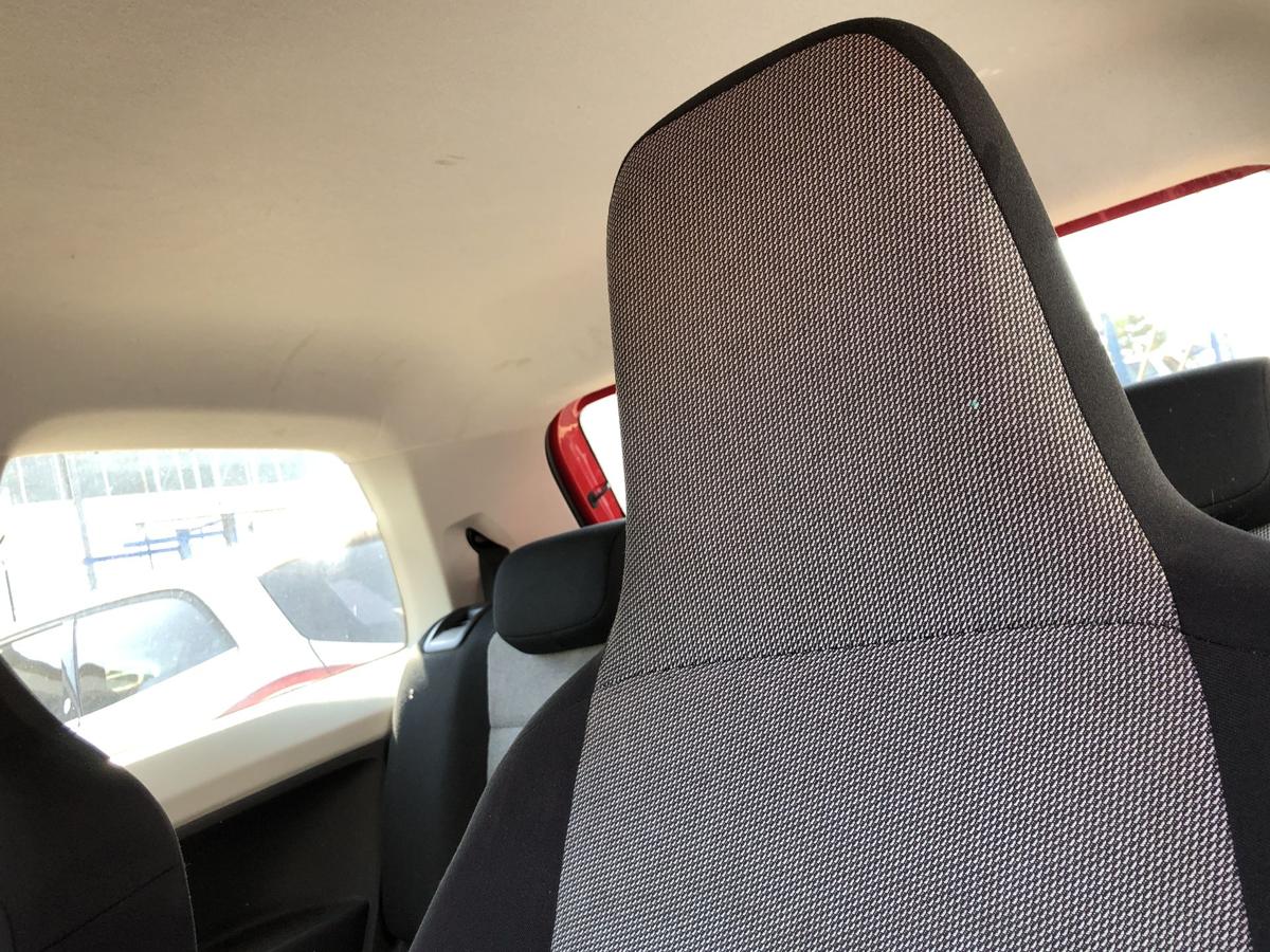 Skoda Citigo Typ AA Sitz vorn links Fahrersitz nur 3 t&uuml;rer Stoff ohne Heizung