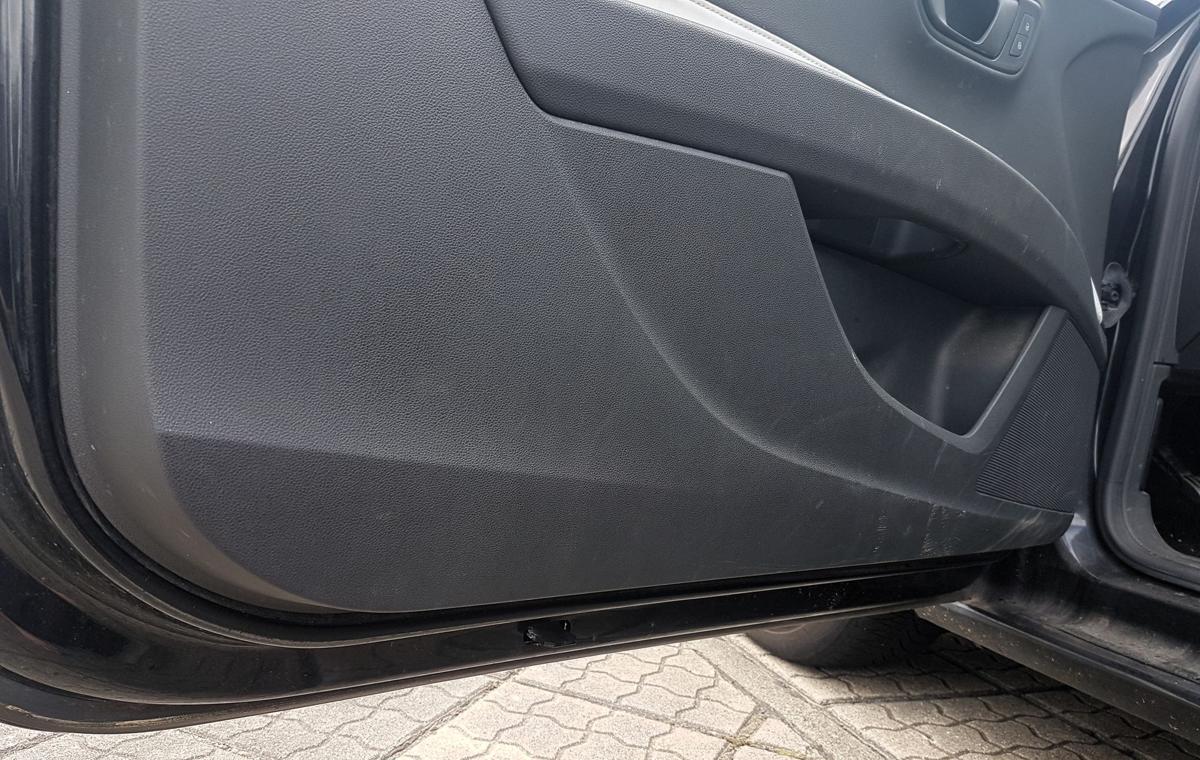 Seat Leon 5F T&uuml;r vorn links in LZ9Y Phantomschwarz Met Bj2014 3 T&uuml;rig Rohbau
