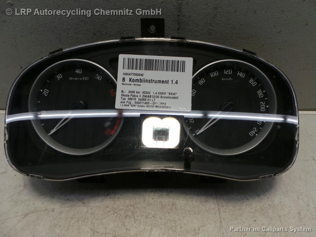 Skoda Fabia 2 II BJ 2008 Kombiinstrument Tacho 5J0920810B V2823466