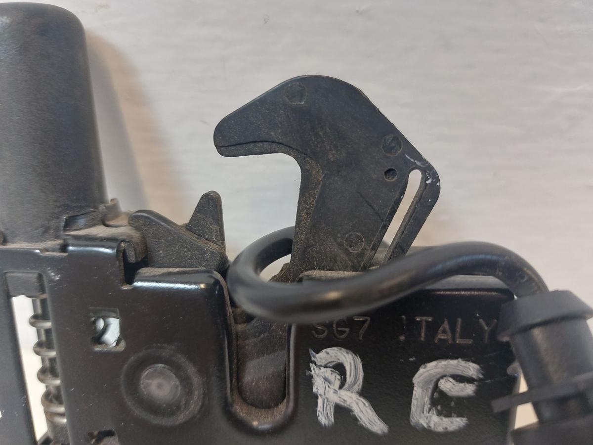 VW Golf 8 VIII CD Variant Haubenschloss Motorhaubenschloss rechts