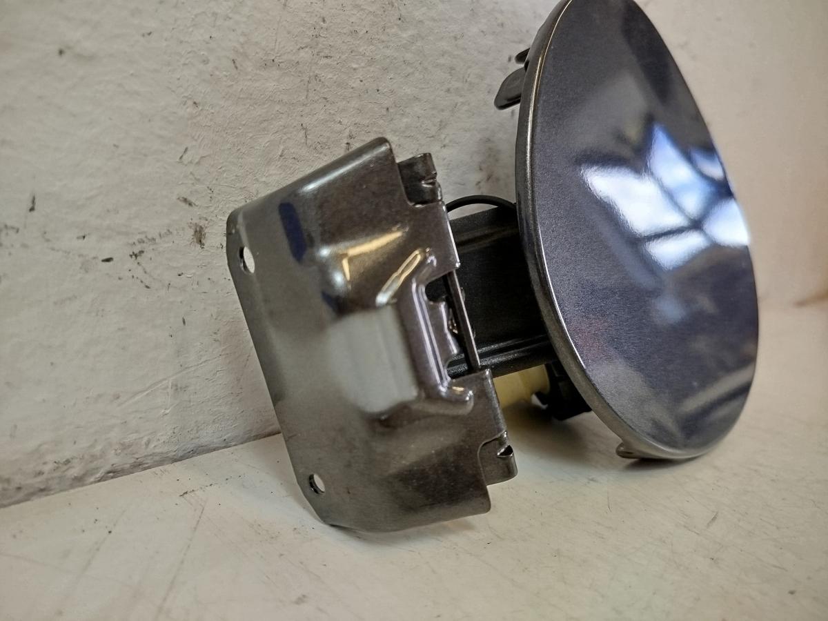 Mazda 3 BL Tankklappe Tankdeckel Tankverschluss Metall graumet.