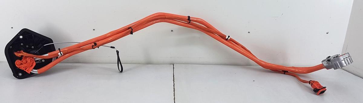 Tesla Model Y Hochvoltleitung Ladekabel Bj2022 1501773-79-B mit Ladedose