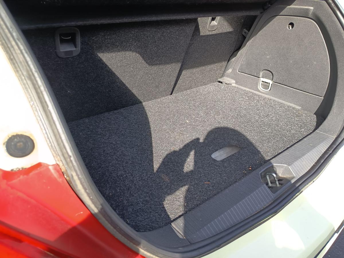 Opel Corsa D/E 3t&uuml;rer original Ladebodenabdeckung doppelter Boden 13204025 Bj 12