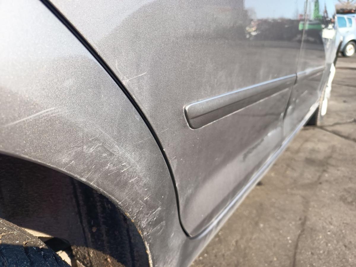 Golf Plus II original T&uuml;r hinten rechts Fond A8X Kaschmirbraun Bj 2009