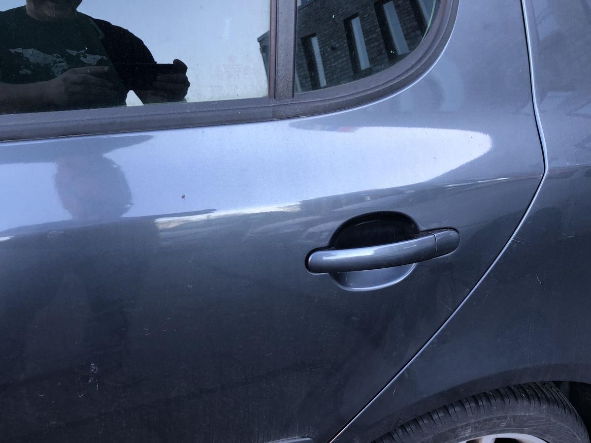 Skoda Fabia 5J T&uuml;r hinten links Fondt&uuml;r nur 5 t&uuml;rer LF8J Antracit Grey