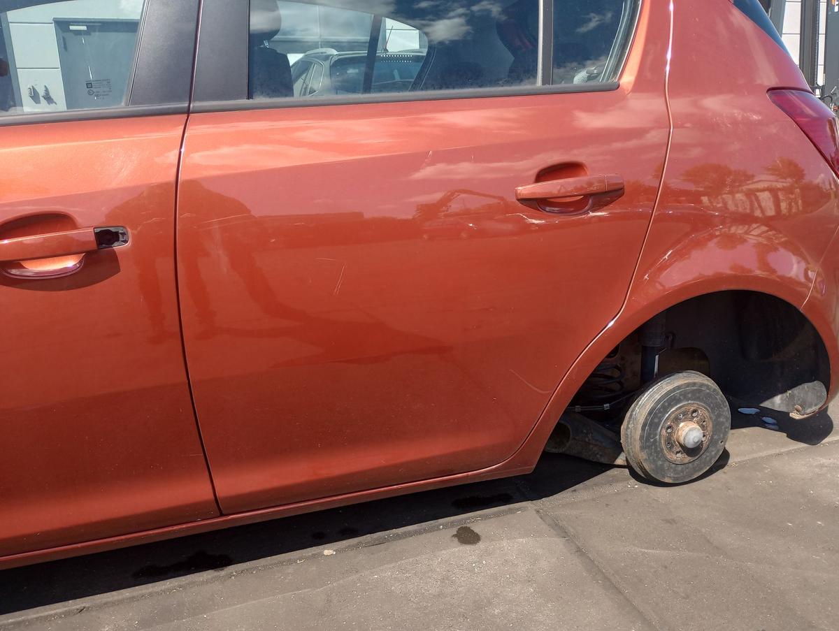 Opel Corsa D orig Tür hinten links 5Trg Fahrerseite Z50K Curry Red Bj 2012