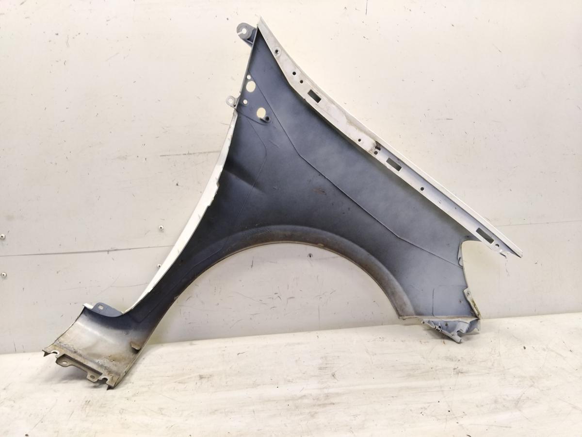 Renault Clio 3 original Kotfl&uuml;gel vorn links wei&szlig; OV369 Index 185 BJ2009