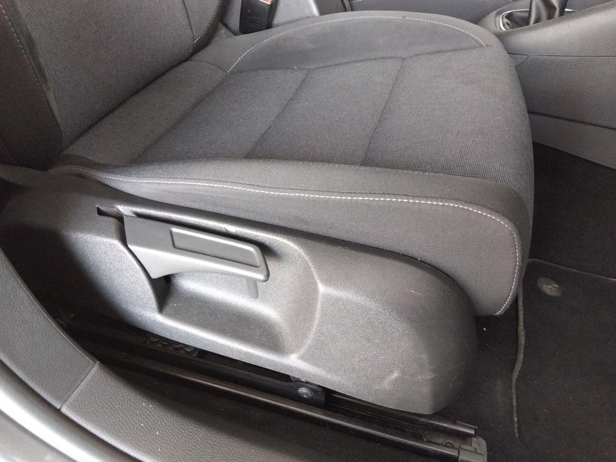 VW Golf 6 orig. Sitz vorn rechts Beifahrersitz Stoff dunkelgrau 5-Türer BJ2012