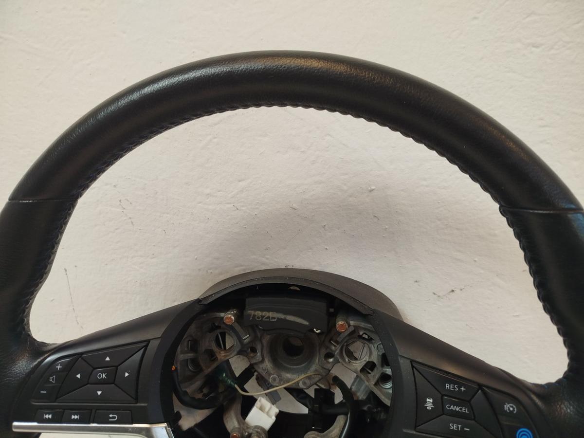 Nissan Leaf ZE1 40kWh Lederlenkrad Lenkrad 3 Speichen mit Mufu und Heizbar OEM