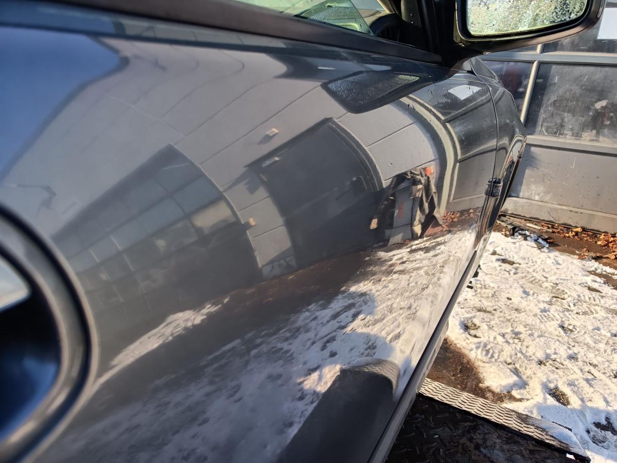 Volvo V40 original T&uuml;r vorn rechts Beifahrer (roh) Titangrau Bj 2001