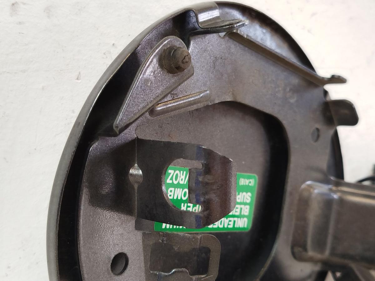 Mazda 3 BL Tankklappe Tankdeckel Tankverschluss Metall graumet.