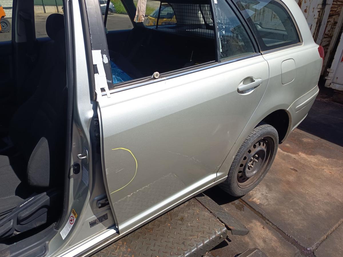 Toyota Avensis T25 Kombi T&uuml;r hinten links Fond 1C0 Polarsilber Bj 2005