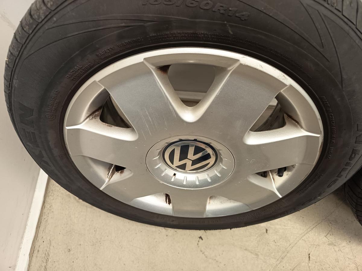 Satz VW Polo Alufelgen 6Q0601023K mit Sommerreifen Nexen 185/60R14 82T DOT 12/24