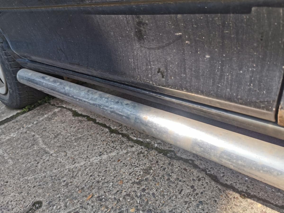 Hyundai Trajet FO Tür Autotür Rohbautür Fondtür hinten rechts EB Ebony Black Roh
