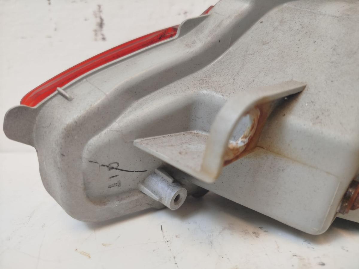 Toyota Yaris XP13 Nebelschlussleuchte Nebelleuchte Sto&szlig;f&auml;nger hinten