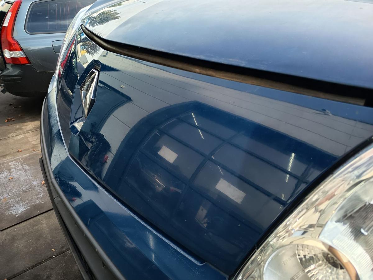 Renault Kangoo II original K&uuml;hlergrill Frontmittelteil KMOD Seladonblau Bj2008