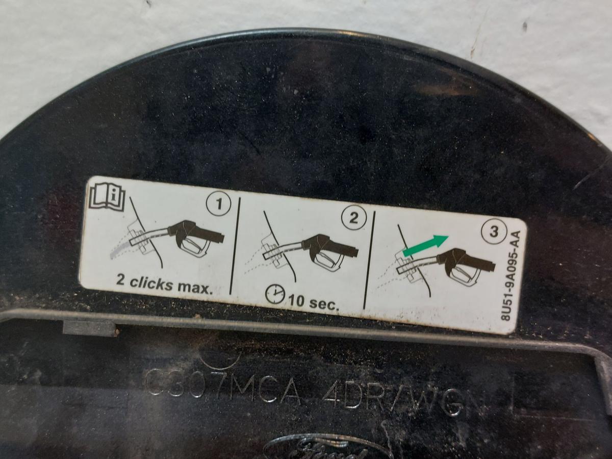 Ford Focus DA3 Tankdeckel Tankklappe Tankverschluss Panther Schwarz Met ab 2008