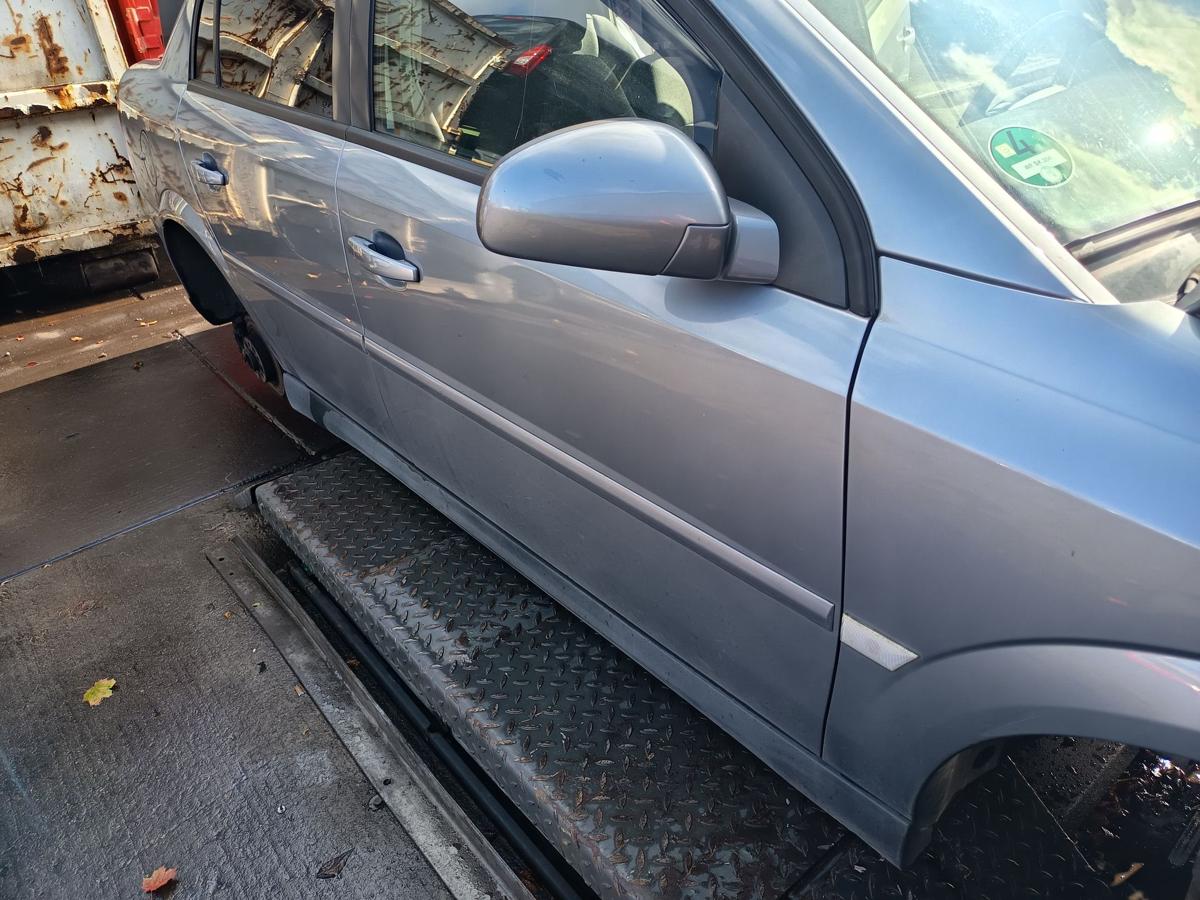Opel Vectra C original Tür vorn rechts Beifahrer Z163 Lichtsilber Bj 2004