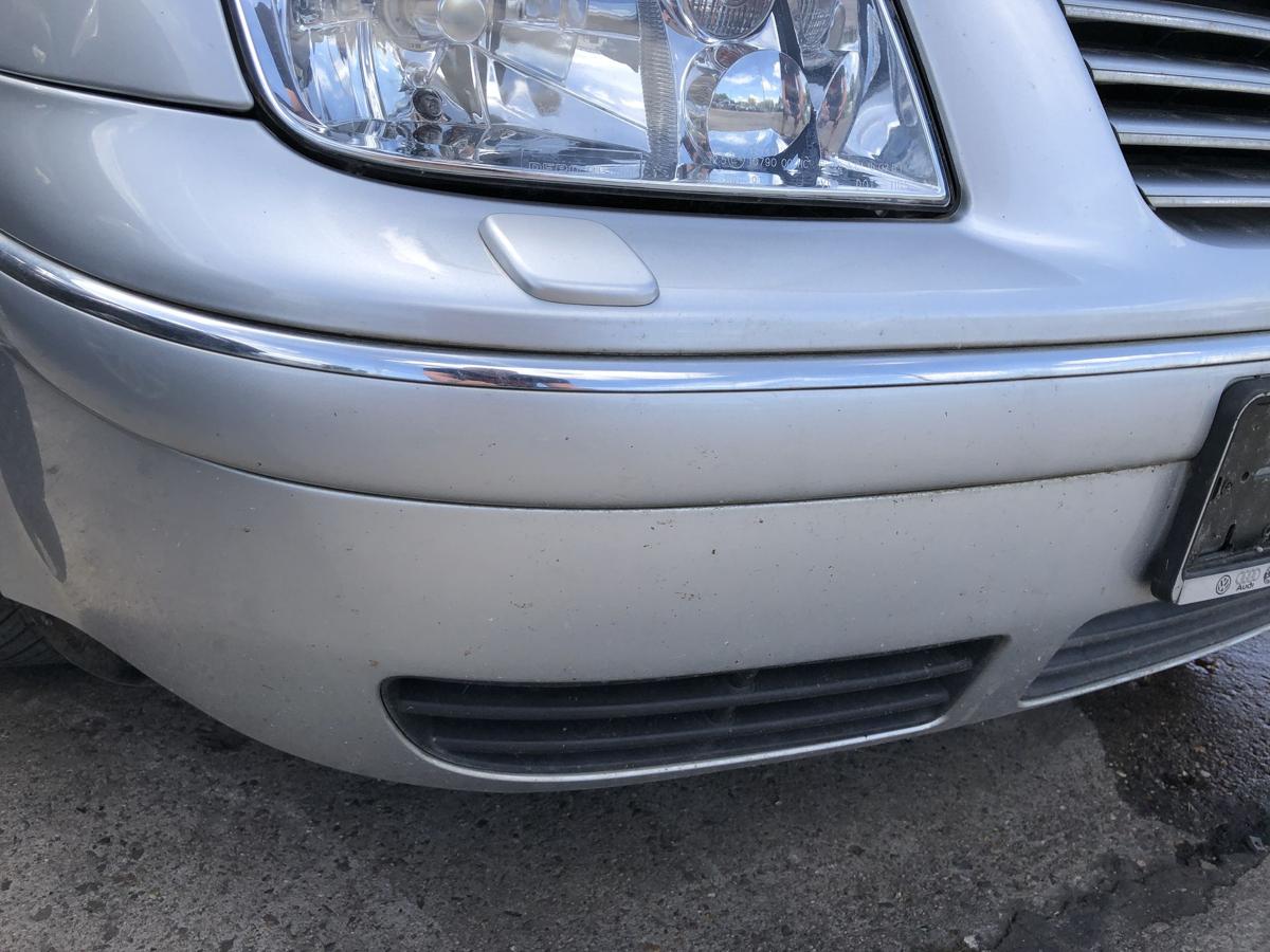 VW Bora 1J Sto&szlig;f&auml;nger vorn Frontsch&uuml;rze SRA Highline Chromleiste LA7W silber