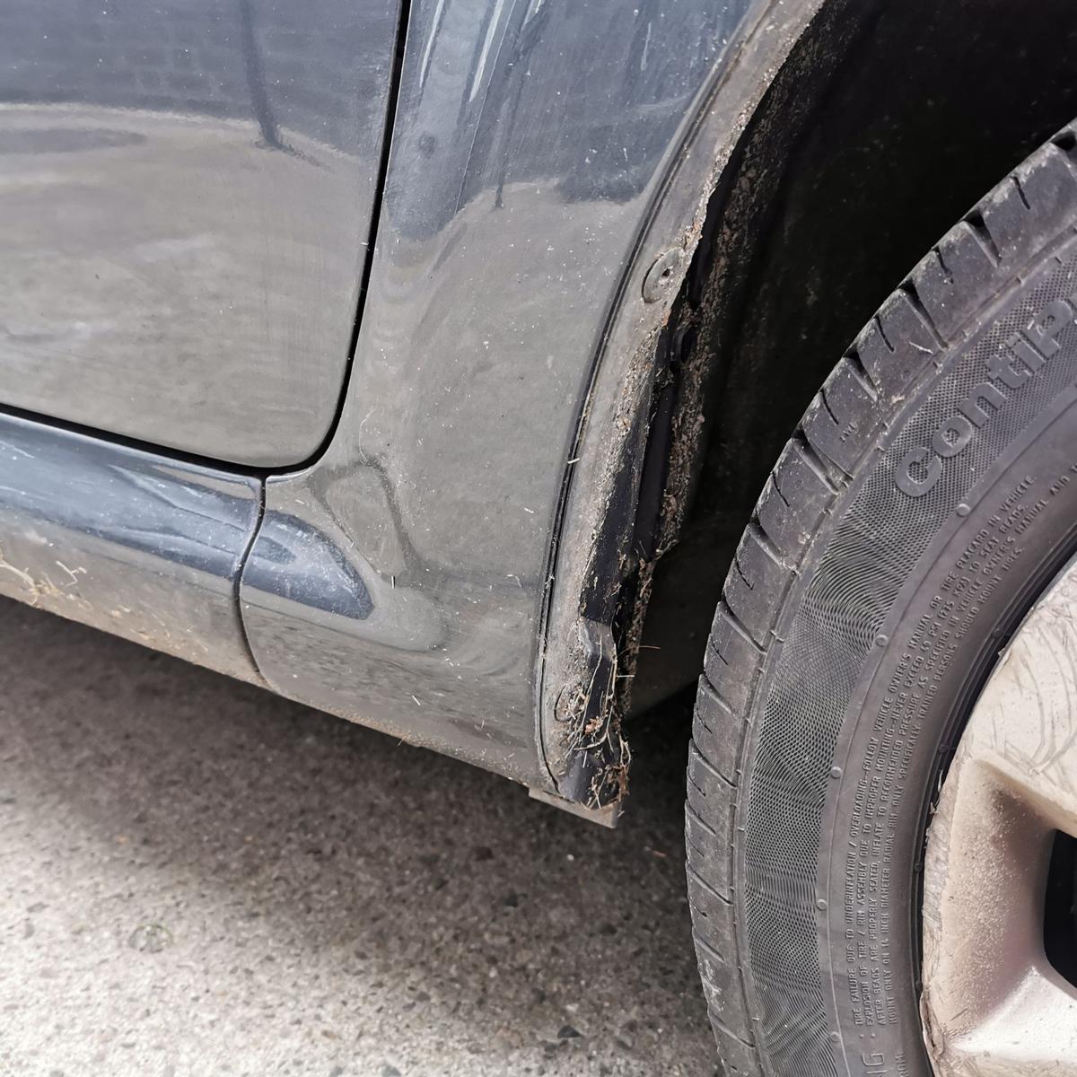 Kotflügel Seitenwand Fender vorn rechts KTA DARK GREY MICA Citroen C1 BILDER