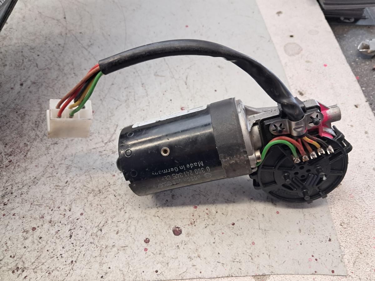 VW LT original Wischermotor vorn 0390241345 BOSCH BJ1997