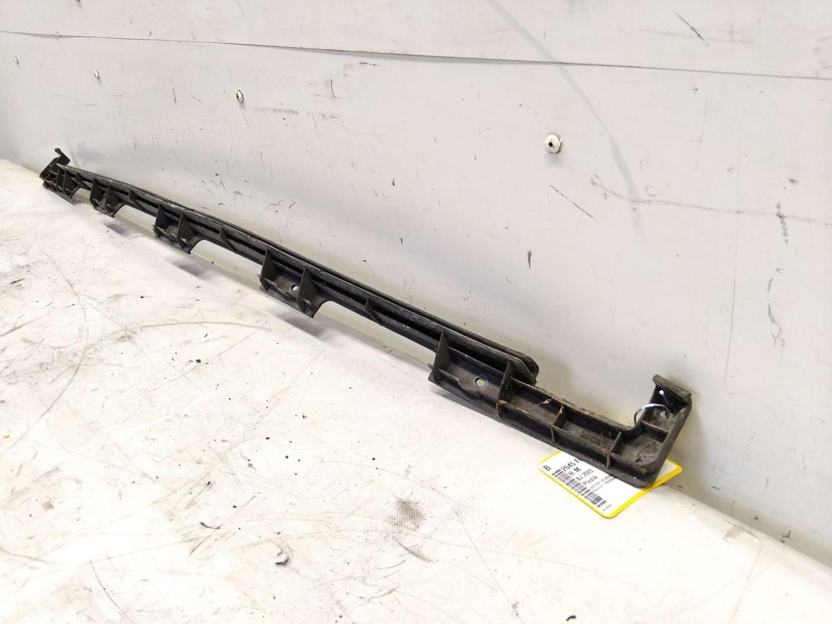 VW Fox 5Z original F&uuml;hrung Halter Sto&szlig;f&auml;nger Sto&szlig;stange hinten mitte Bj.2005