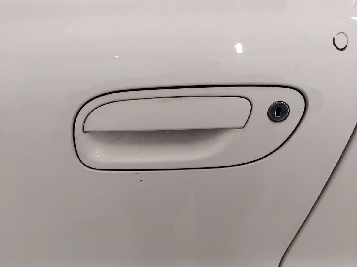 Volvo V70 II Kombi T&uuml;r vorn links Fahrert&uuml;r weiss White Solid BJ2002