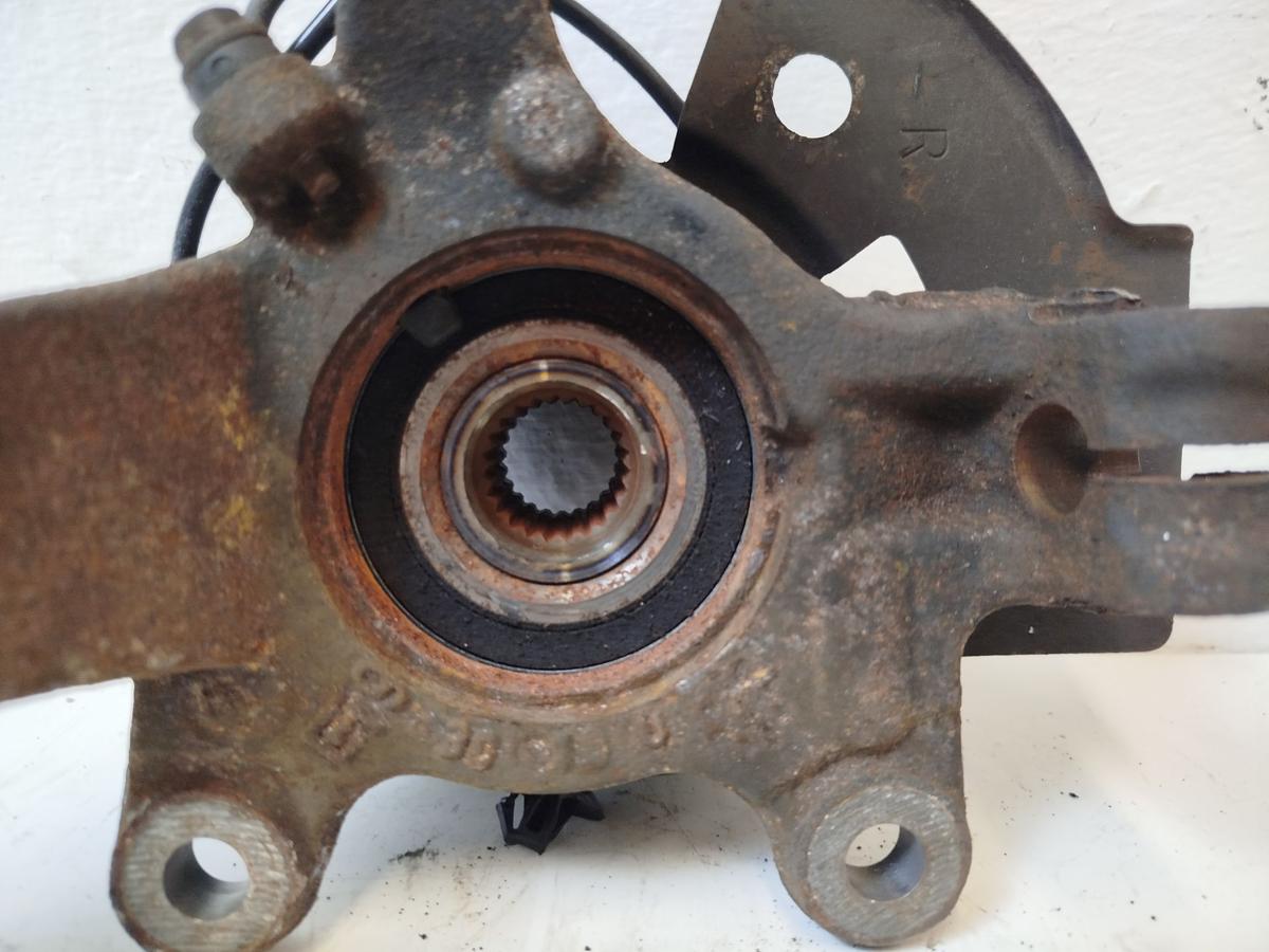Nissan Micra K14 Achsschenkel vorn rechts Radlagergeh&auml;use Schwenklager