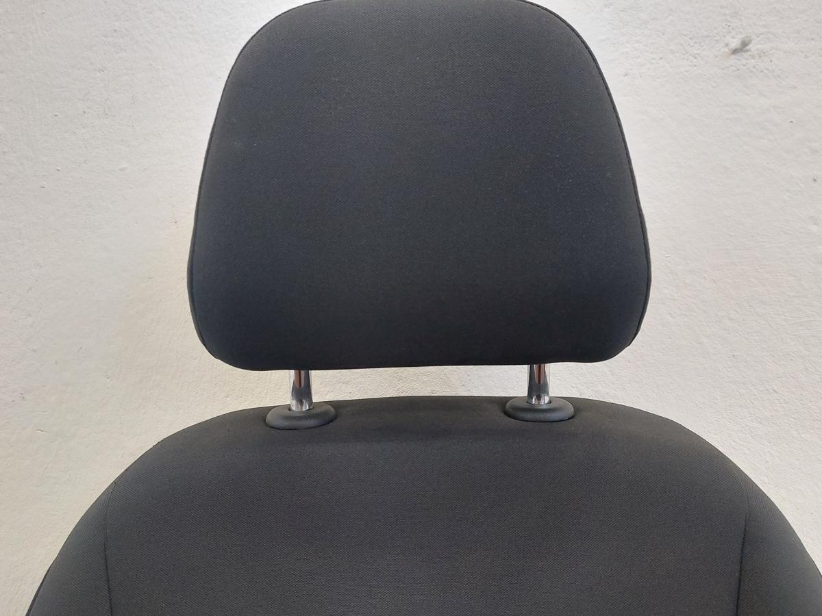 VW Golf Sportsvan AUV ab17 Sitz vorn rechts Beifahrersitz Stoff mit Heizung