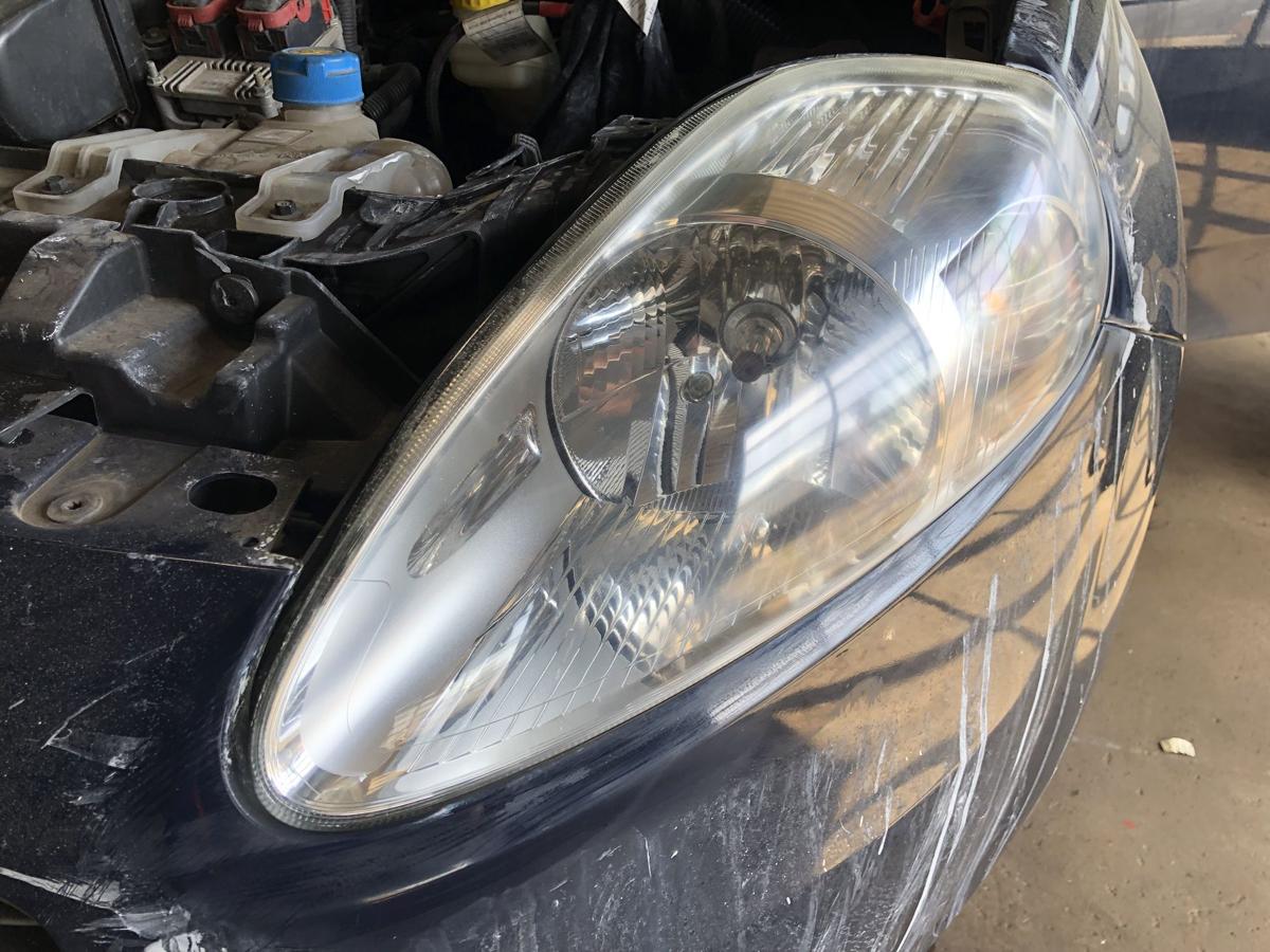 Fiat Grande Punto 199 original Scheinwerfer links Halogen/Haupt/Licht Bj 2009