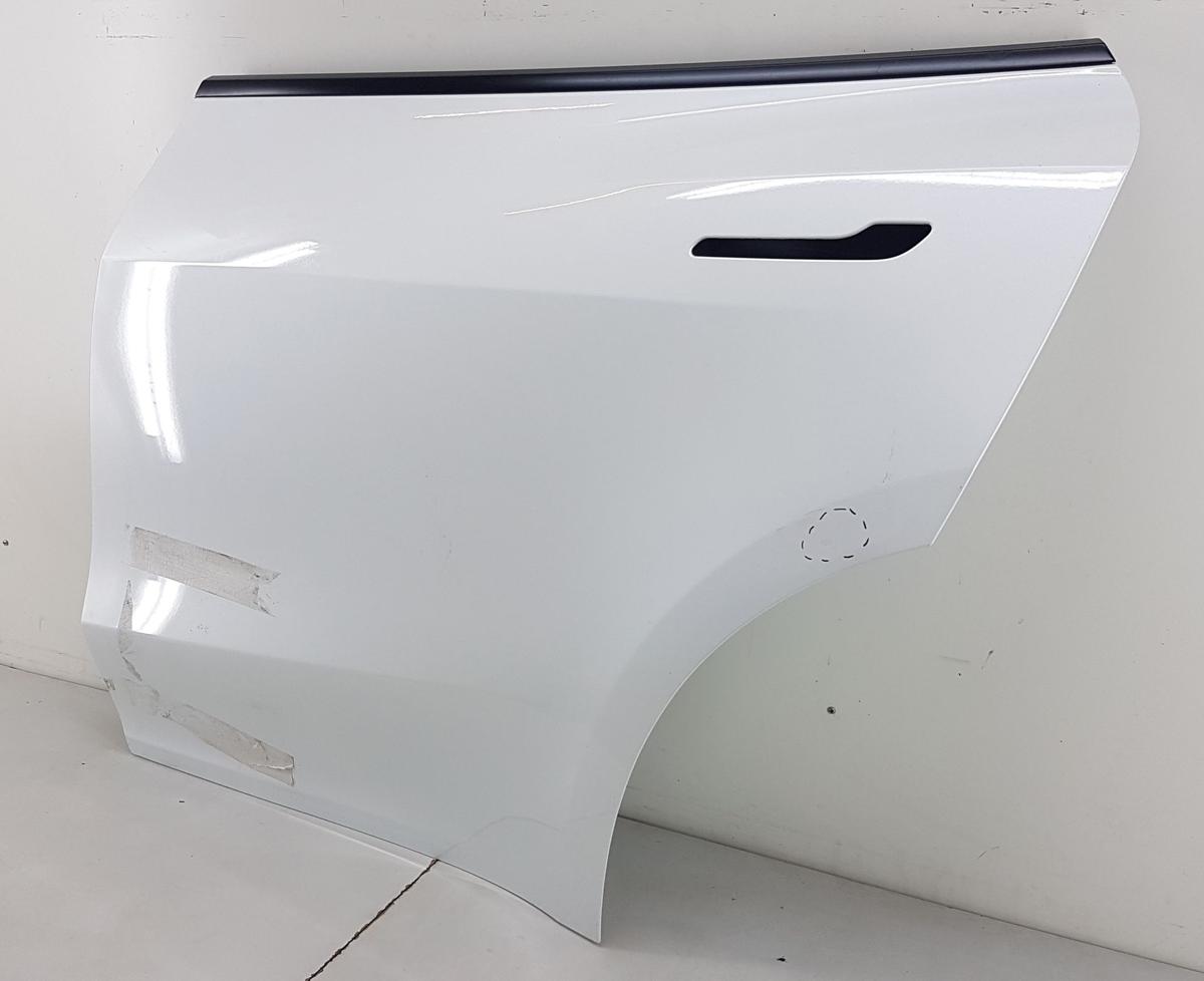 Tesla Model Y T&uuml;r hinten links in PPSW White Water Pearl Bj22 Rohbaut&uuml;r
