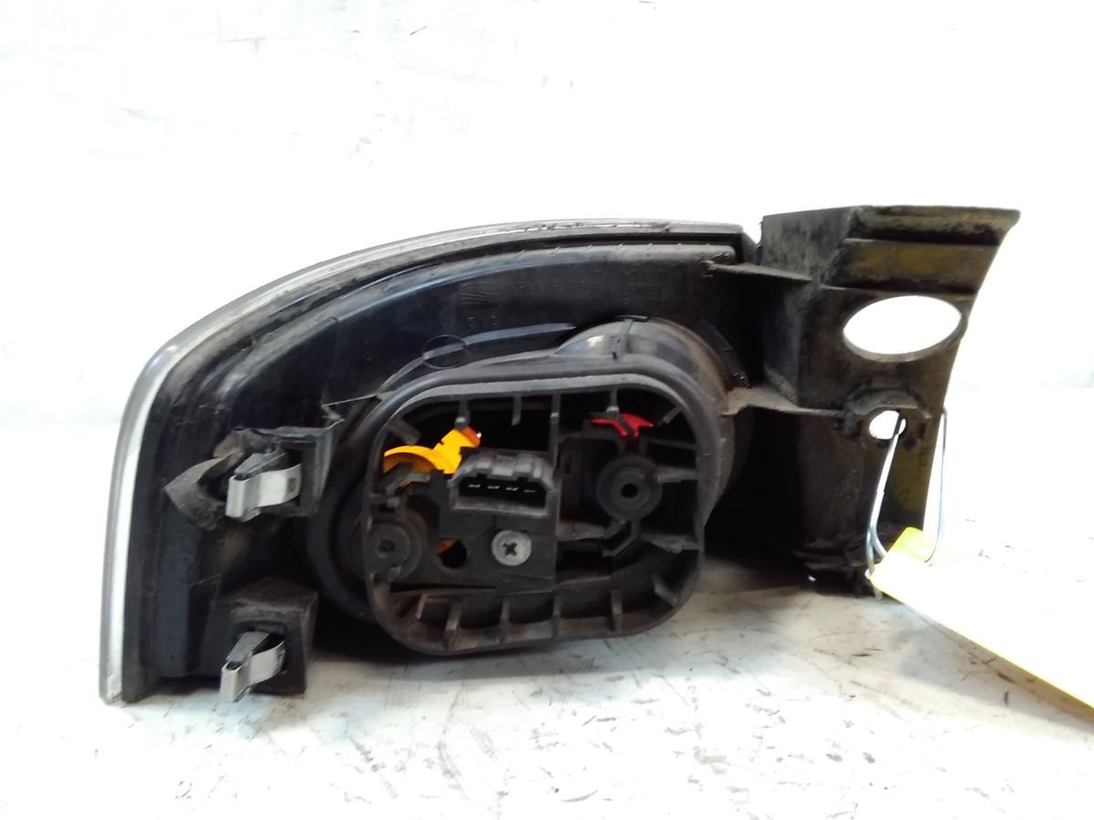 Seat Ibiza 6L original Rückleuchte Heckleuchte rechts Facelift dunkel BJ2007