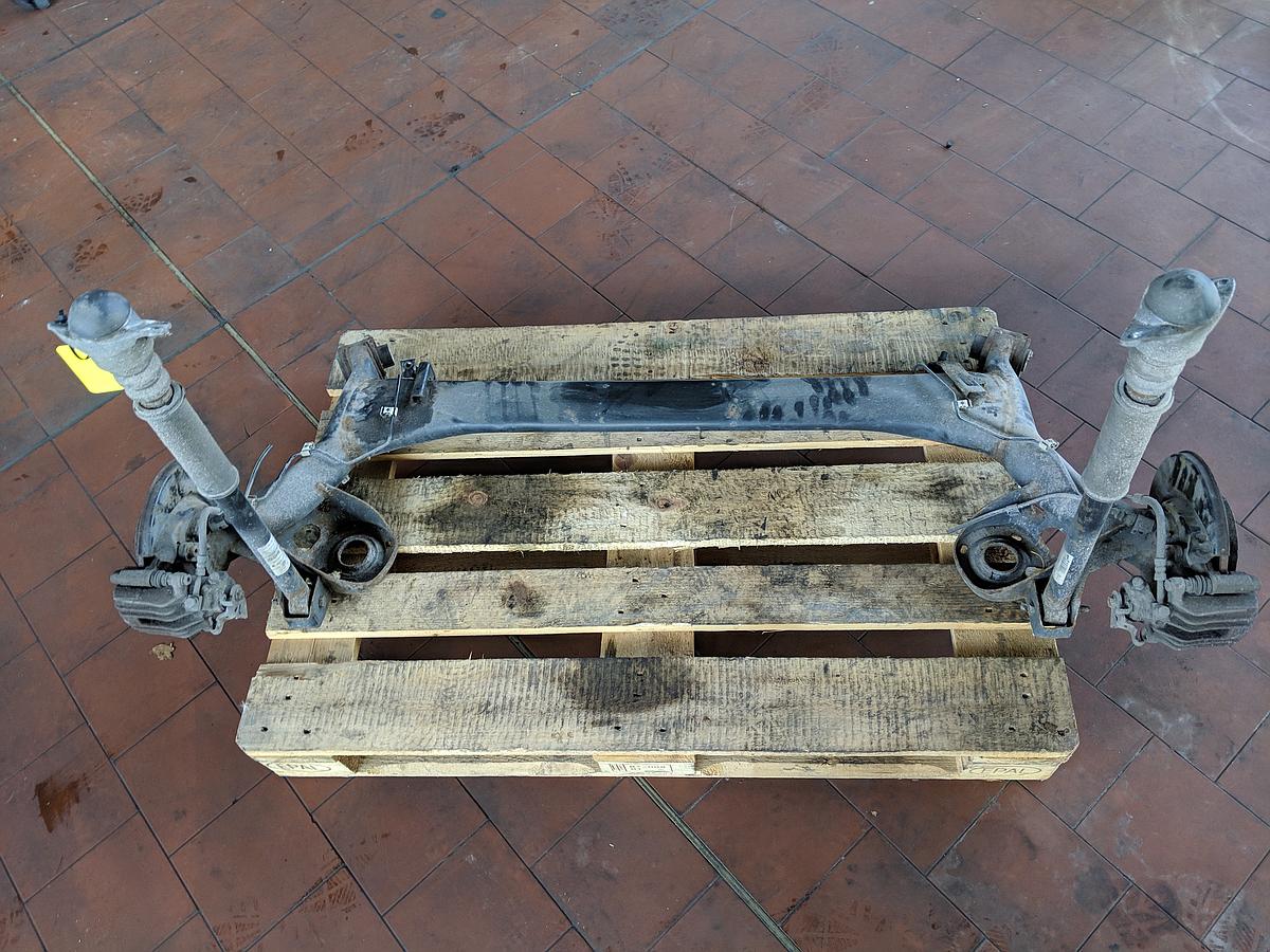VW Polo 6R Hinterachse Achse hinten mit Bremse Aschtr&auml;ger 09-14