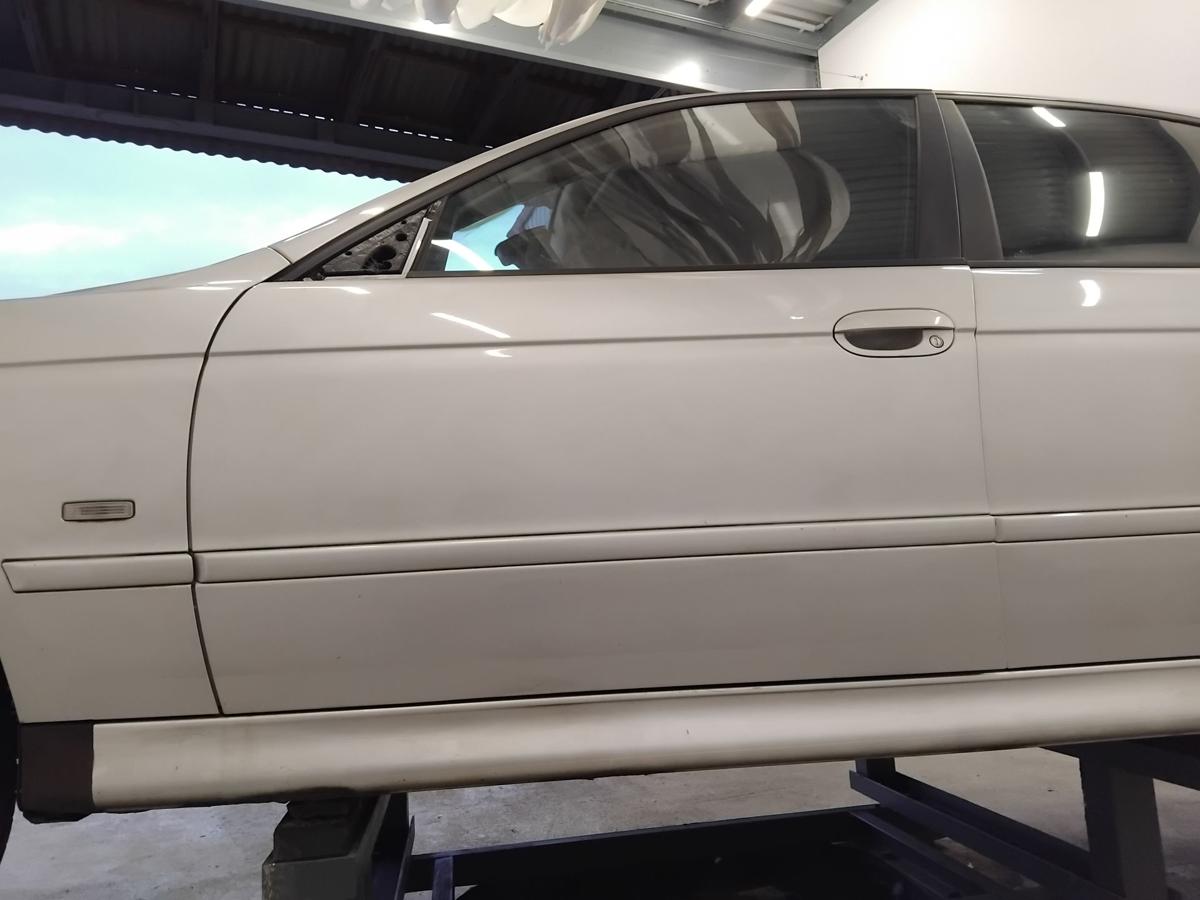 BMW 5er E39 T&uuml;r vorn links Fahrert&uuml;r titansilbermetallic 354/7 BJ2001 Rost