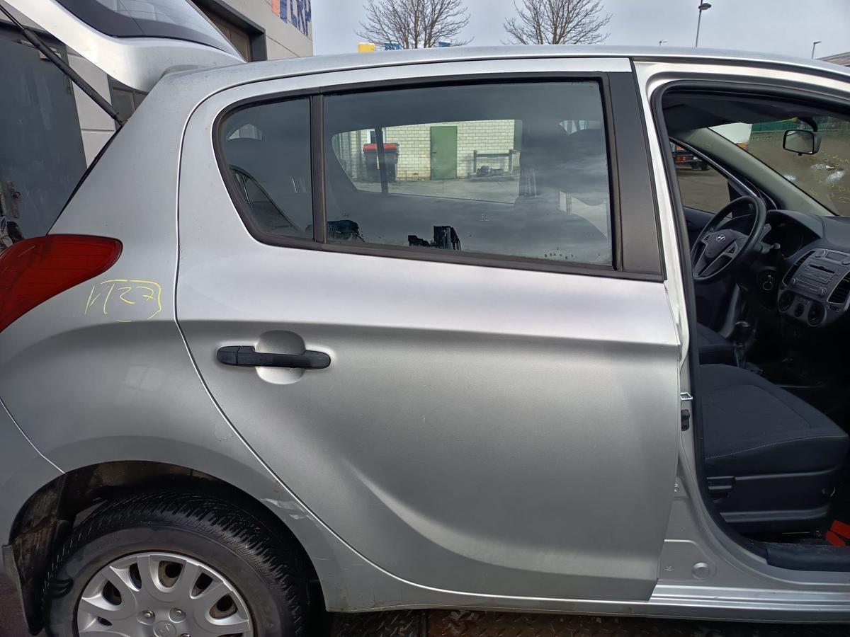 Hyundai i20 original T&uuml;r hinten rechts Fond FG Seek silver Bj 2012
