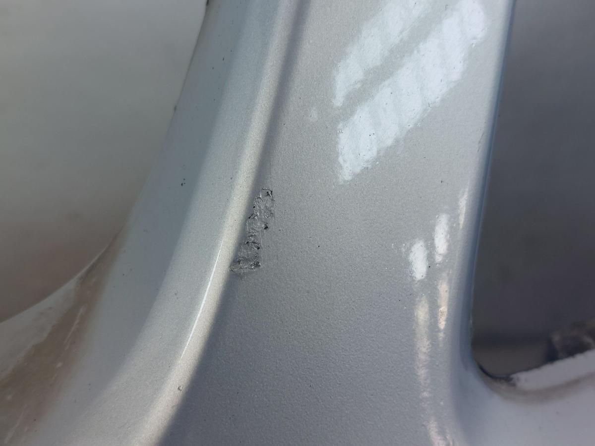 VW Passat 3B B5 Sto&szlig;f&auml;nger vorn Frontsch&uuml;rze Sto&szlig;stange LB7Z Satinsilber Met