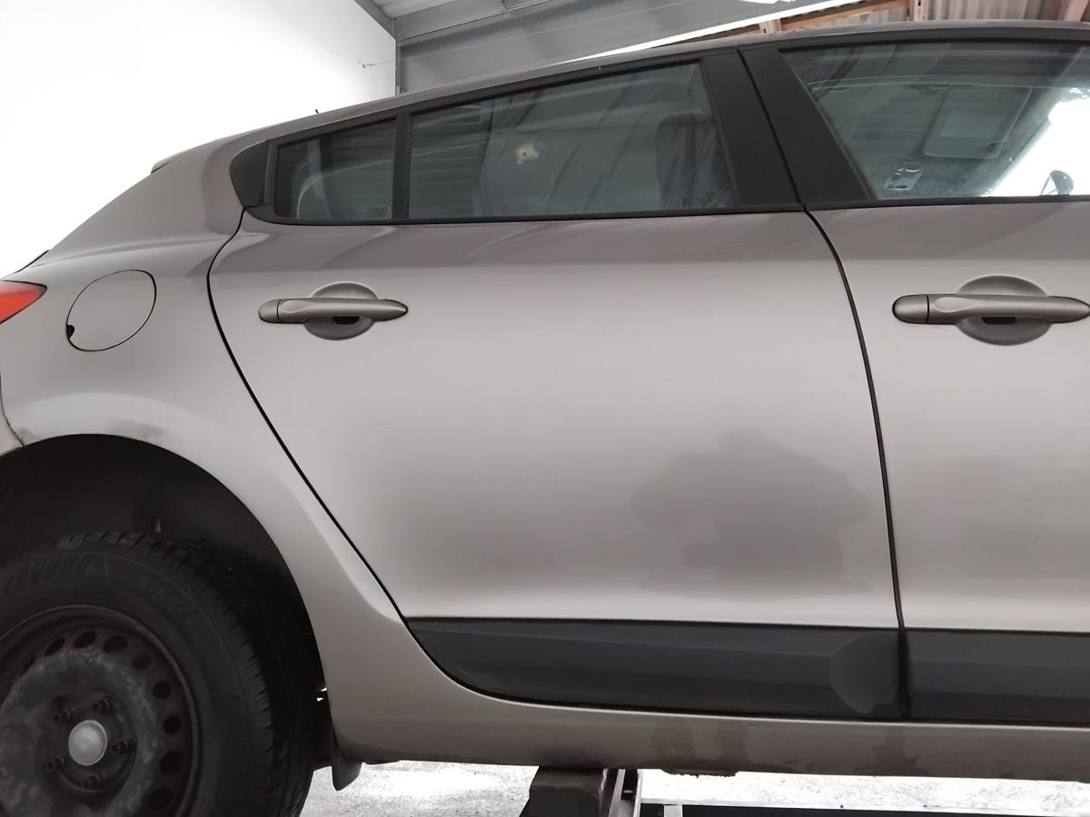 Renault Megane 3 T&uuml;r hinten rechts 5-t&uuml;rig Flie&szlig;heck BJ2008 TEHNK Beige Cendre Nacre