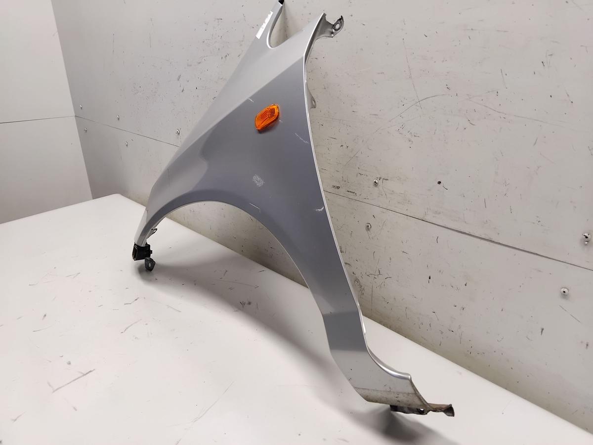Honda Jazz GD original Kotfl&uuml;gel vorn links silber NH623M Bj.2003