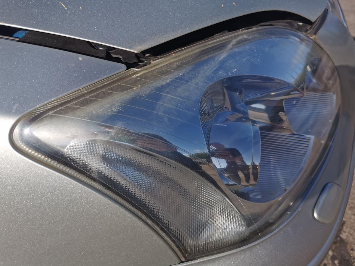 Toyota Avensis T25 Scheinwerfer Frontscheinwerfer Hauptscheinwerfer vorn rechts