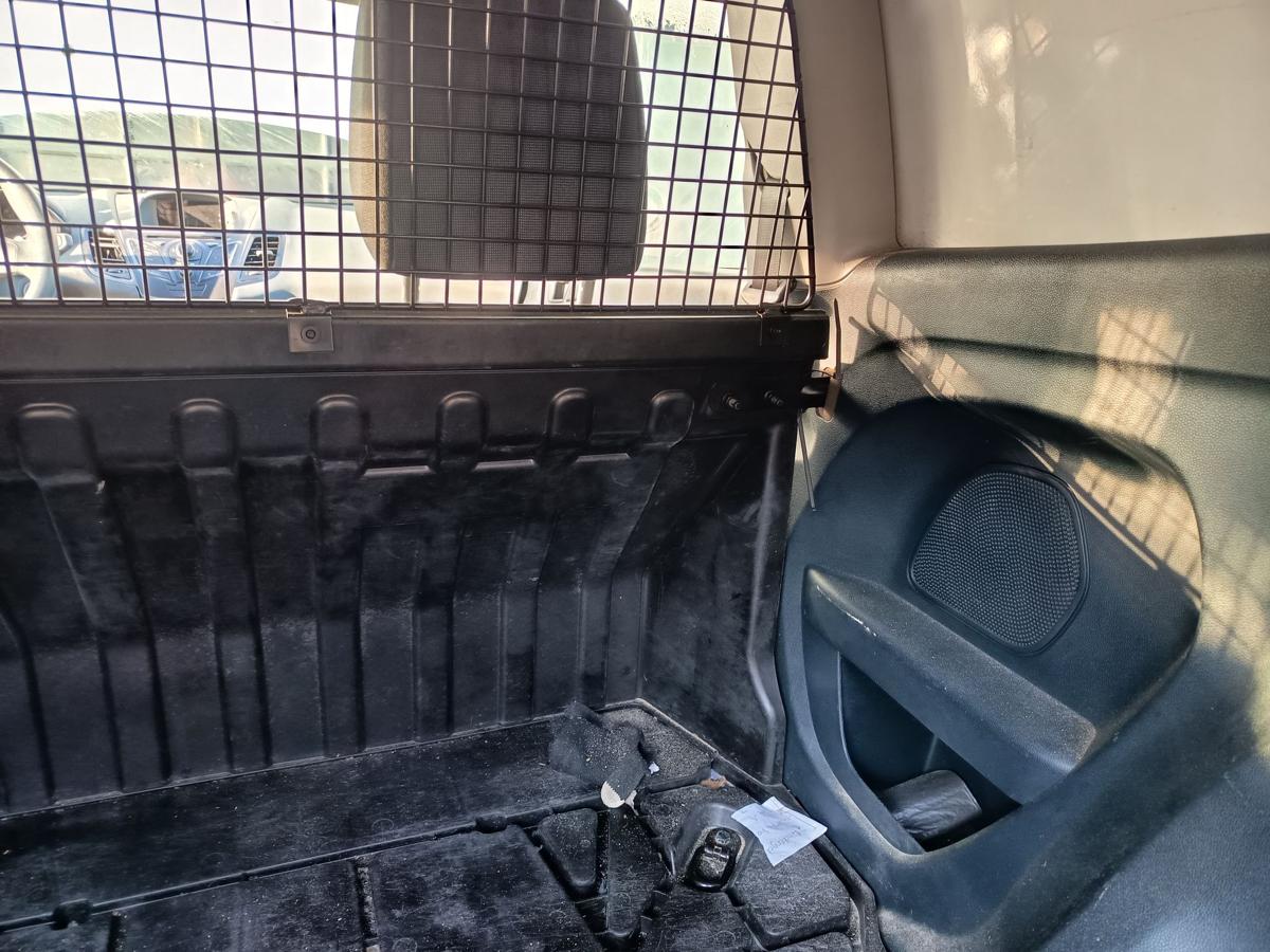 Ford Fiesta VII original Trennwand Gitter komplett Lieferwagenumbau Bj 2011