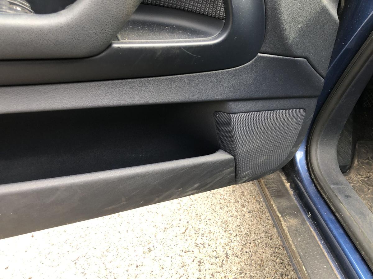 Audi A3 8P ab05 T&uuml;rverkleidung vorn links Innenverkleidung T&uuml;r nur 3 t&uuml;rer