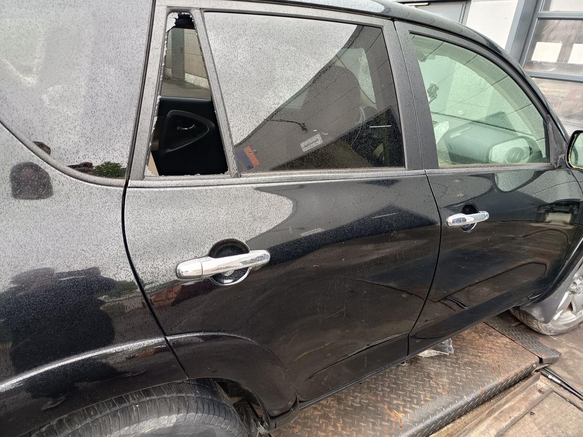 Toyota Rav4 original T&uuml;r hinten rechts 202 Black Uni Baujahr 2009