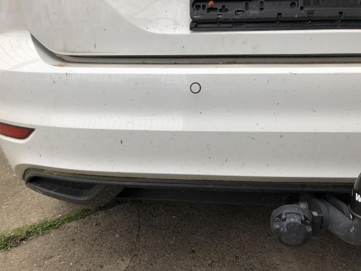 VW Golf Sportsvan AUV ab17 Stoßfänger hinten PDC LC9A beschädigt Bumper