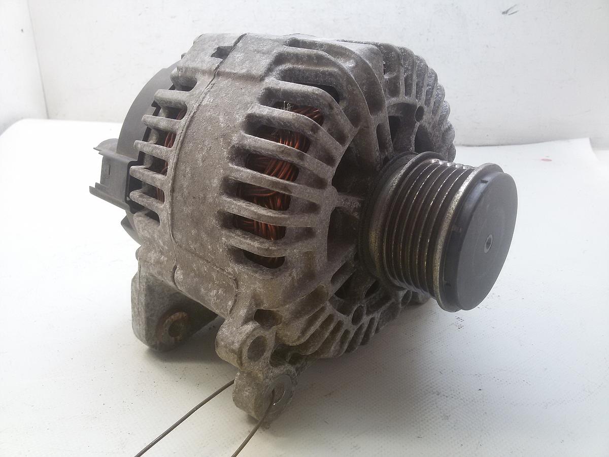 VW Passat 3C Bj.2006 original Lichtmaschine Generator 140A 1.6 75kw *BSE*